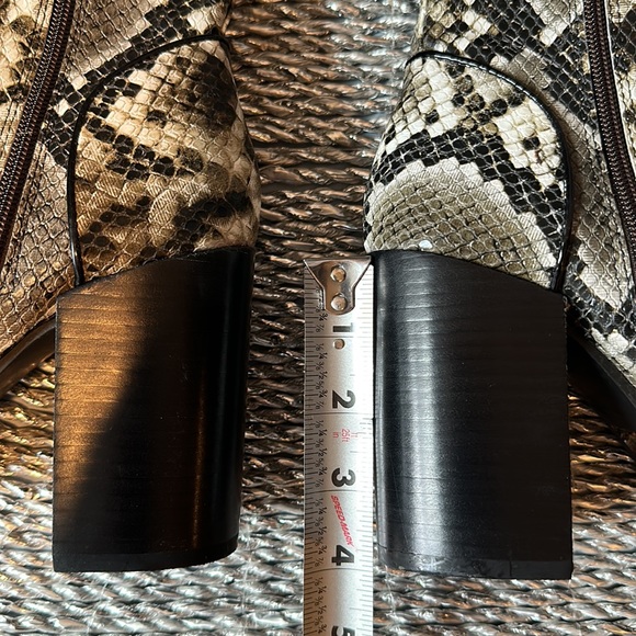 Like new Dolce Vita Ayleen snakeskin lace up zip up boots size 9.5 snake skin - Picture 14 of 15